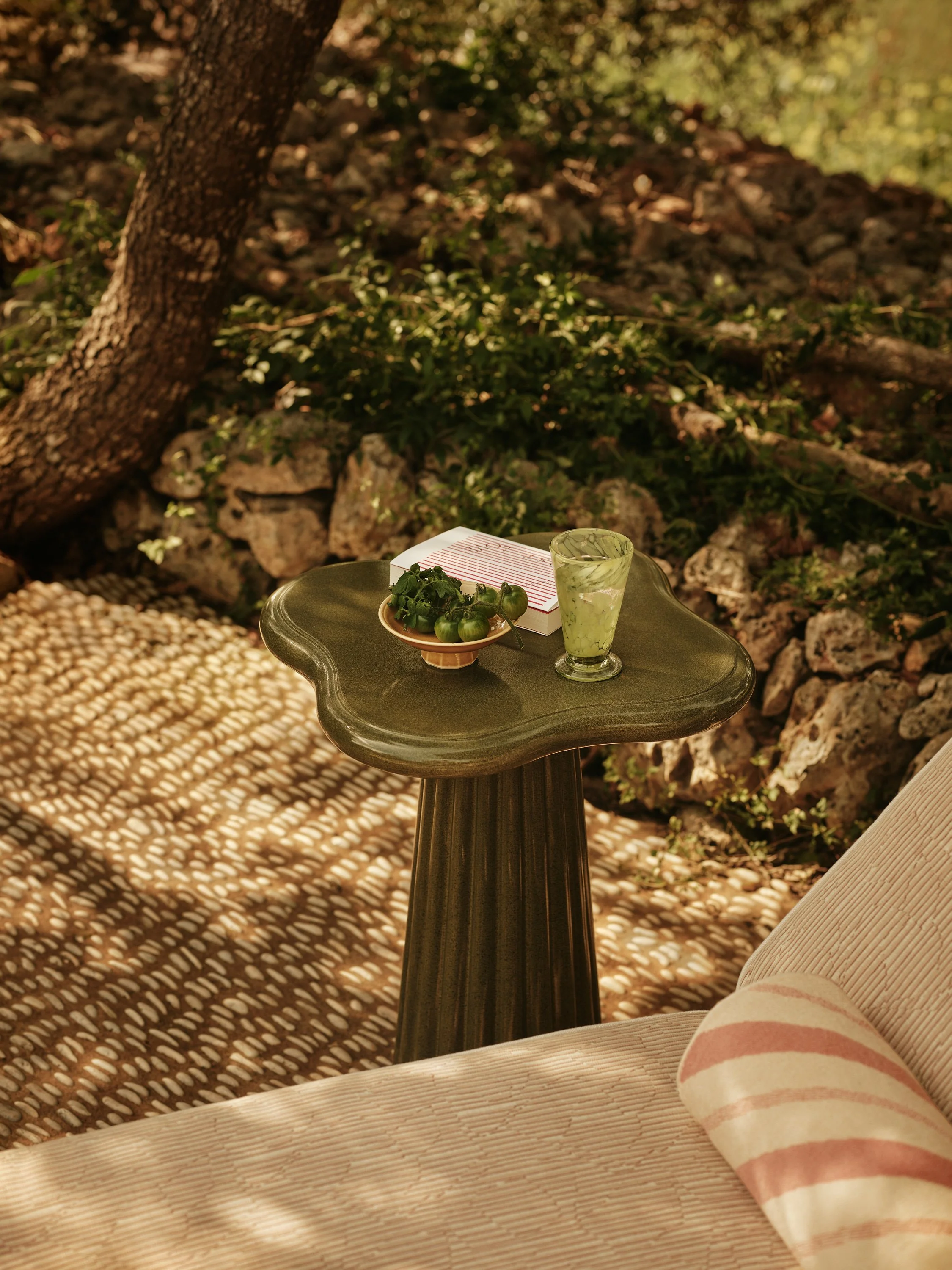 Client: Soho Home Project: SS25 Outdoor Photographer: Felix Speller