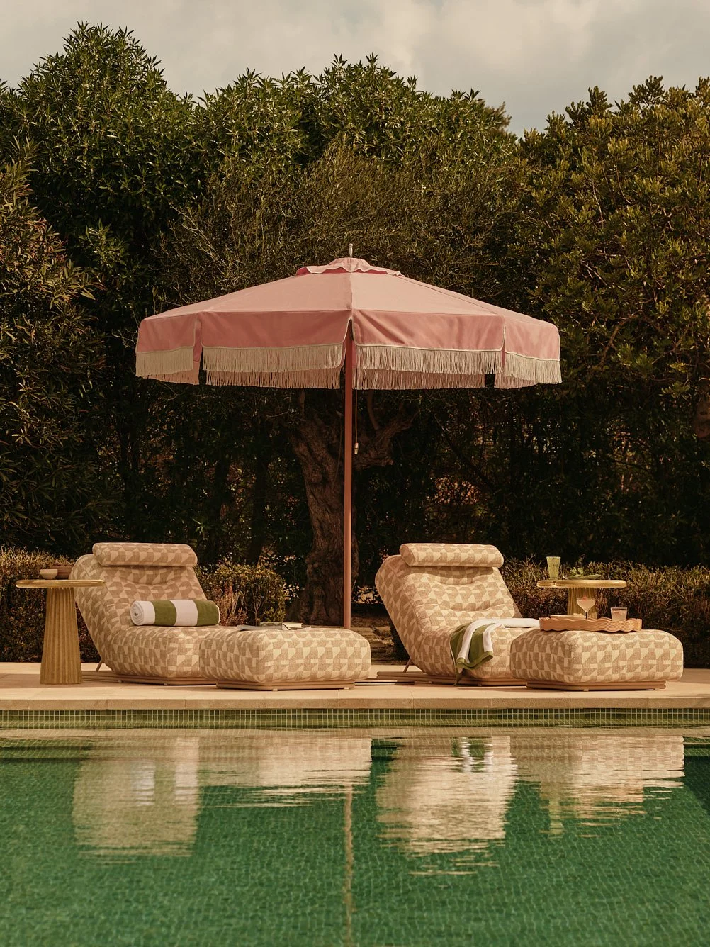 Client: Soho Home Project: SS25 Outdoor Photographer: Felix Speller