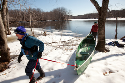   Jay Atkinson and Chris Pierce during their Merrimack River expedition.  Photo credit:&nbsp; Erik Jacobs, The New York Times    