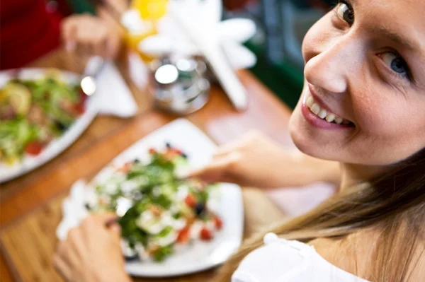 How to Eat: Cultivating a Healthy Relationship with Food