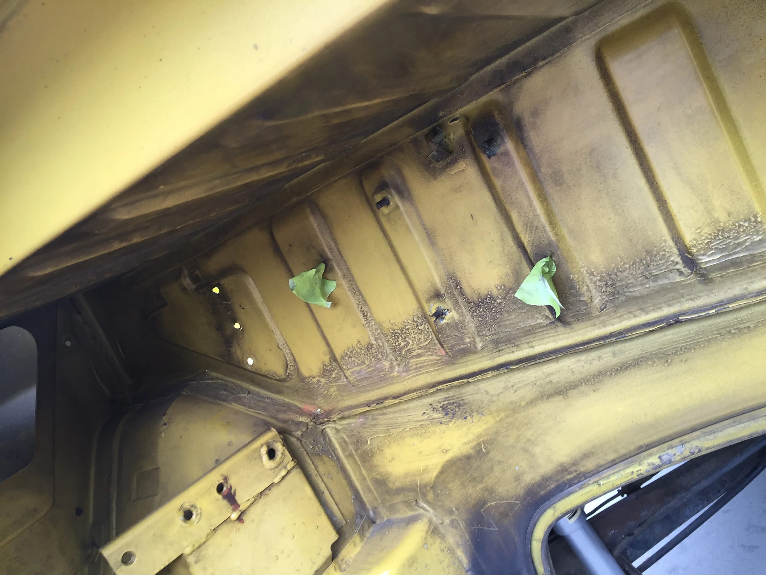 motor_bay_before7101.JPG