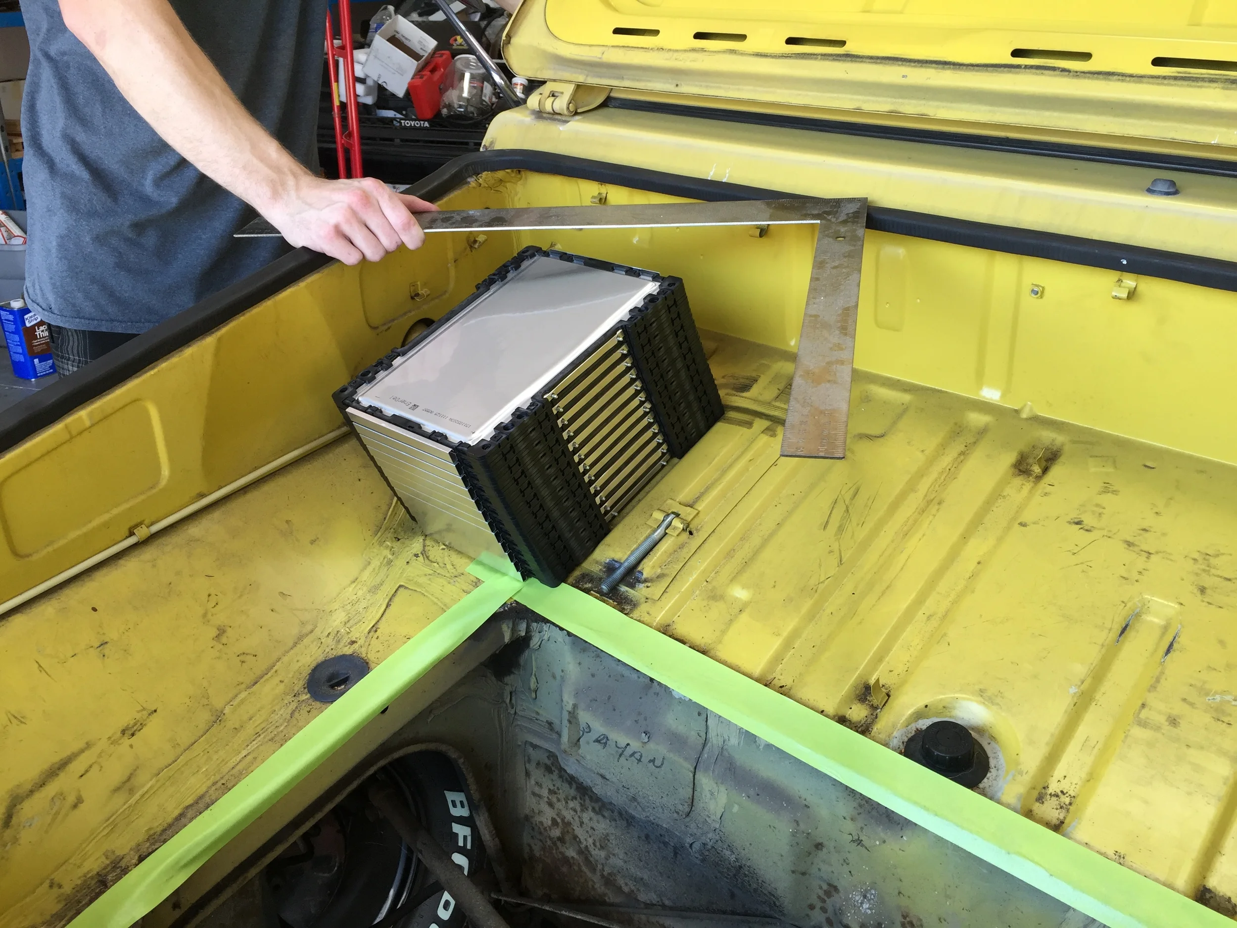 fornt_battery_fitment_6797.JPG