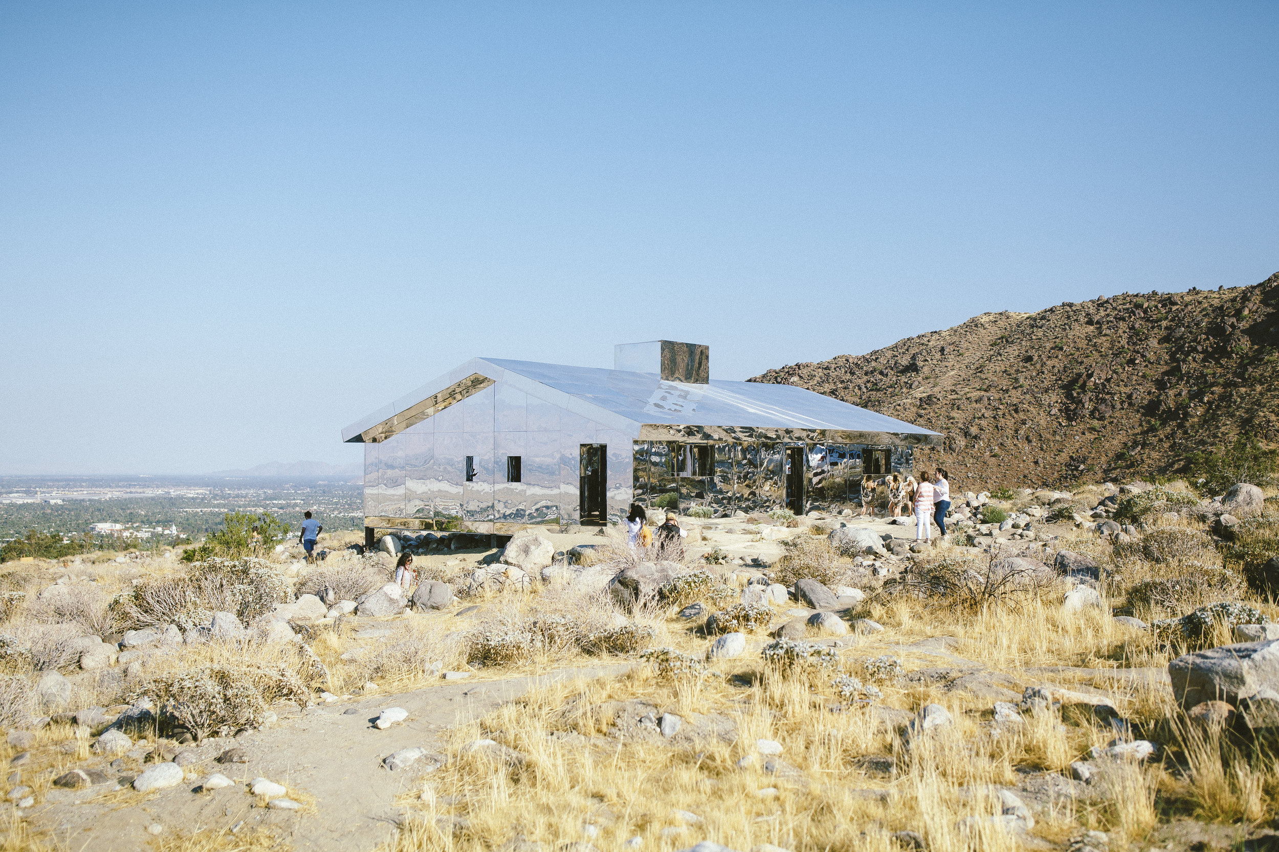  Doug Aitken's MIRAGE - such a cool installation.&nbsp; 