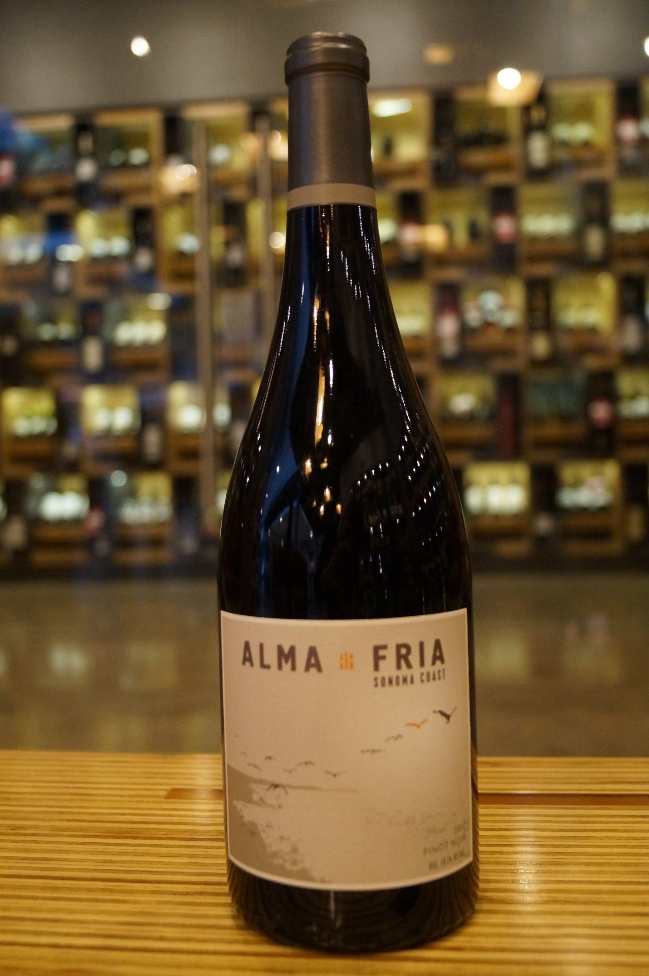 Primer vino tico producido fuera del país incursiona en mercado nacional