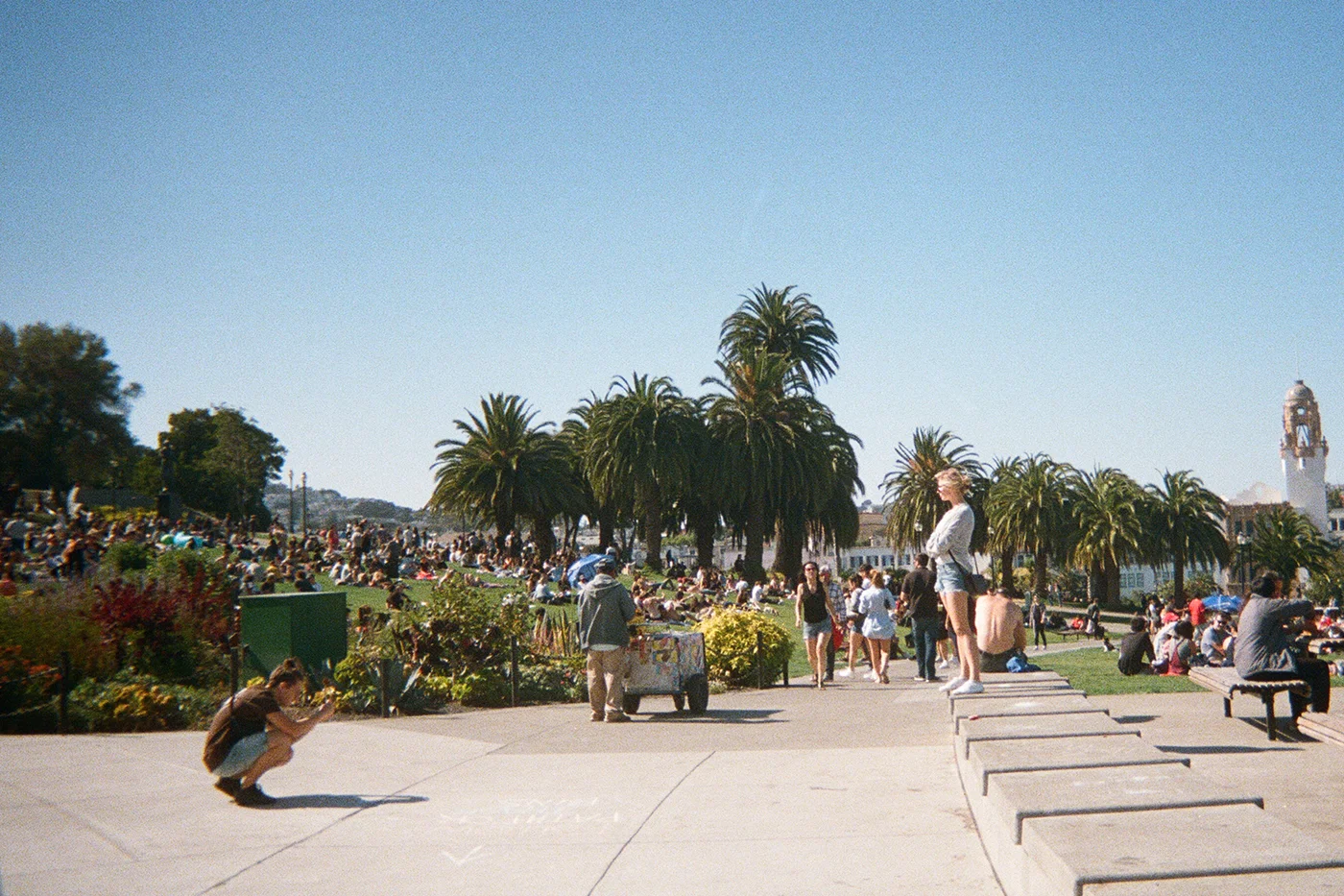 (Dolores Park) But who takes pics of the person who takes pics?