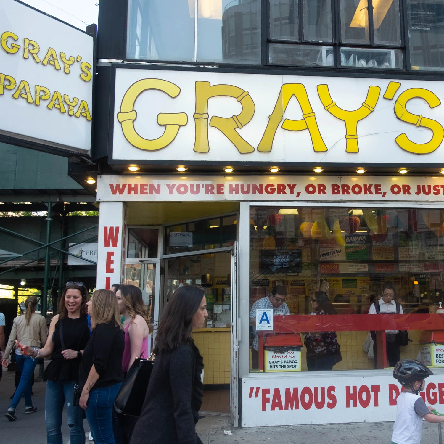 Gray's Papaya, UWS