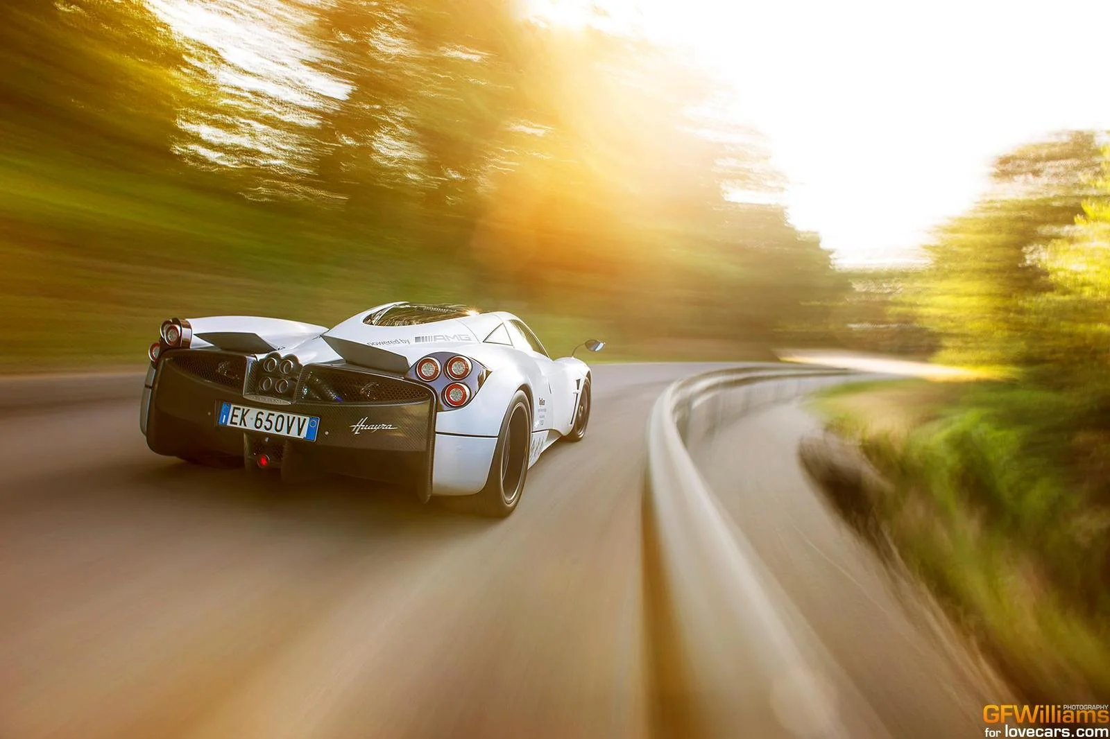 GTSpirit-Huayra.jpg