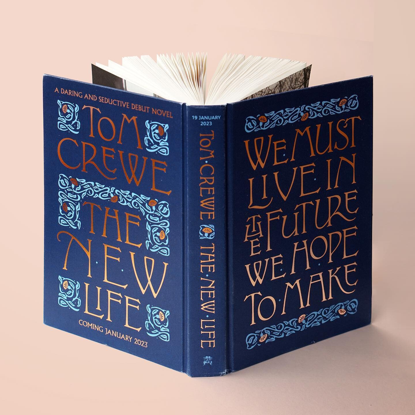 I received the advanced bound proof of the book cover I designed for the upcoming book The New Life by Tom Crewe  published by @PenguinUkBooks and I am so pleased with how it turned out! Because it's set in the late 1800s I was asked to explore an Ar