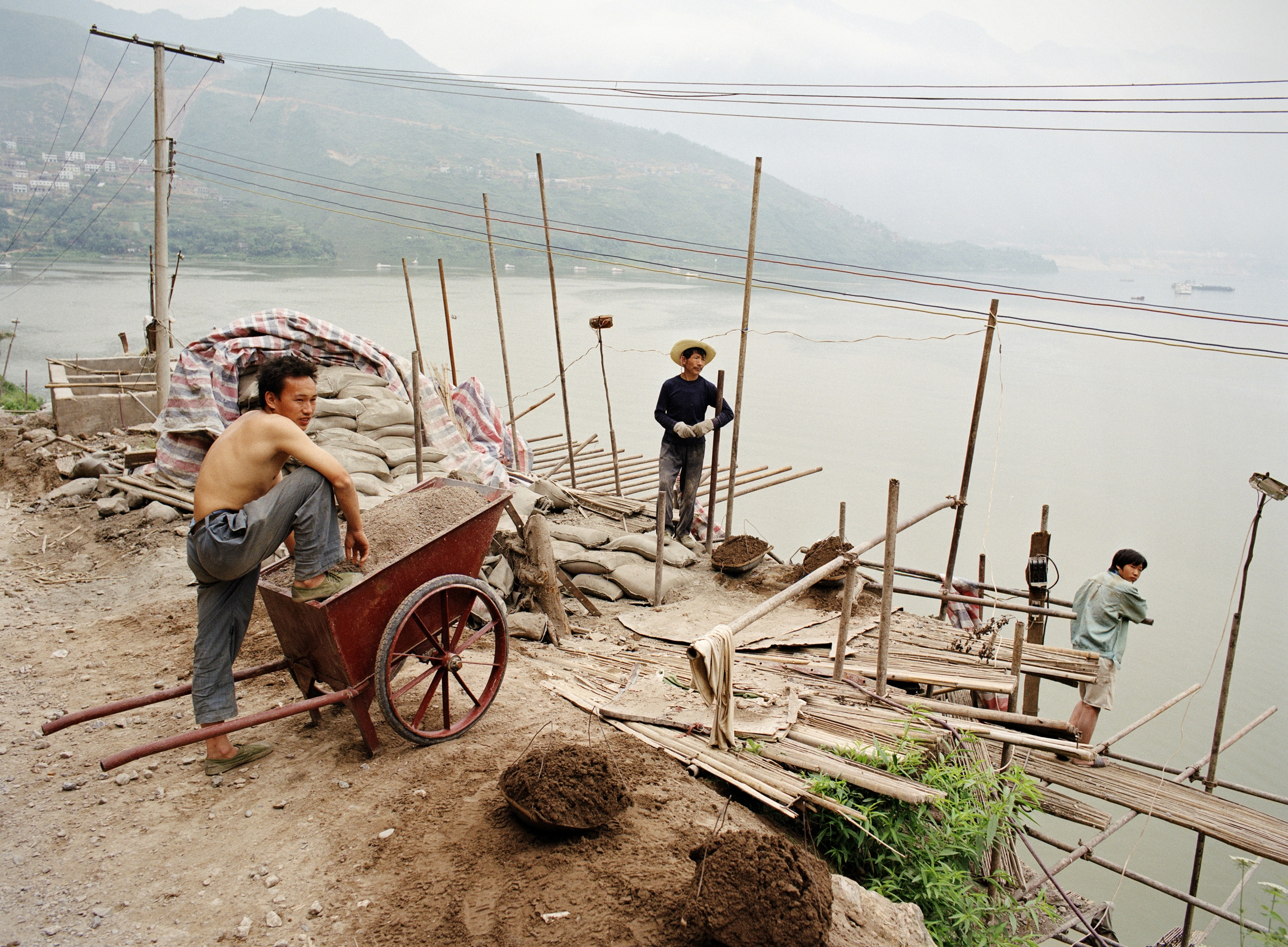 Wushan, 2003. Emerald Lake, days before the Three Gorges Dam will go into operation and raise the water level over 125 meters.