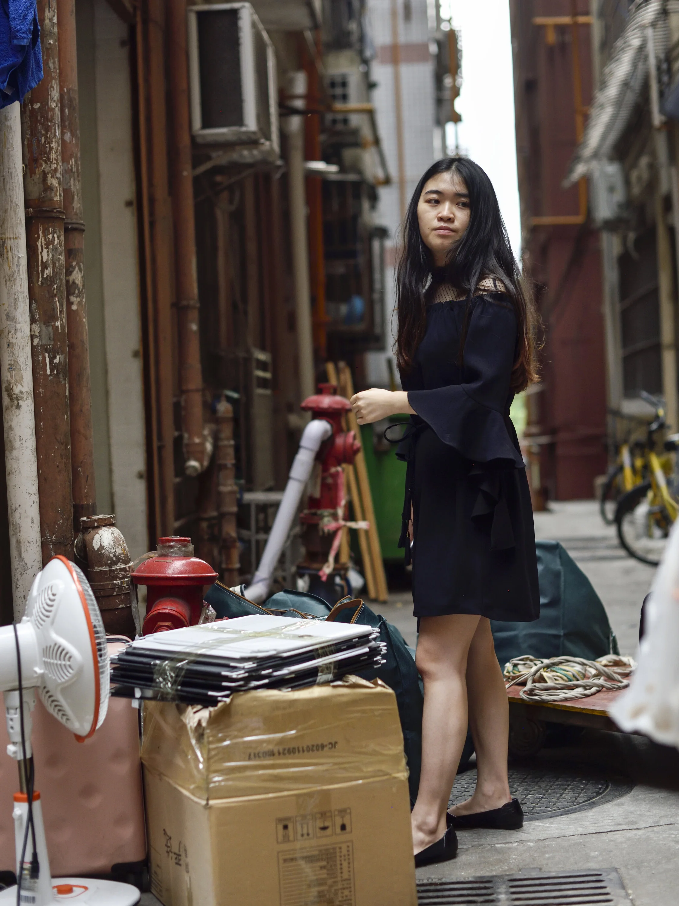  Shenzhen, 2019. The urban village of Shangsha has become home to many modern migrants with white collar jobs. Industrial furniture designer Yang Hong, 24, is an industrial furniture designer from Hubei, moving to new apartment in an urban village of