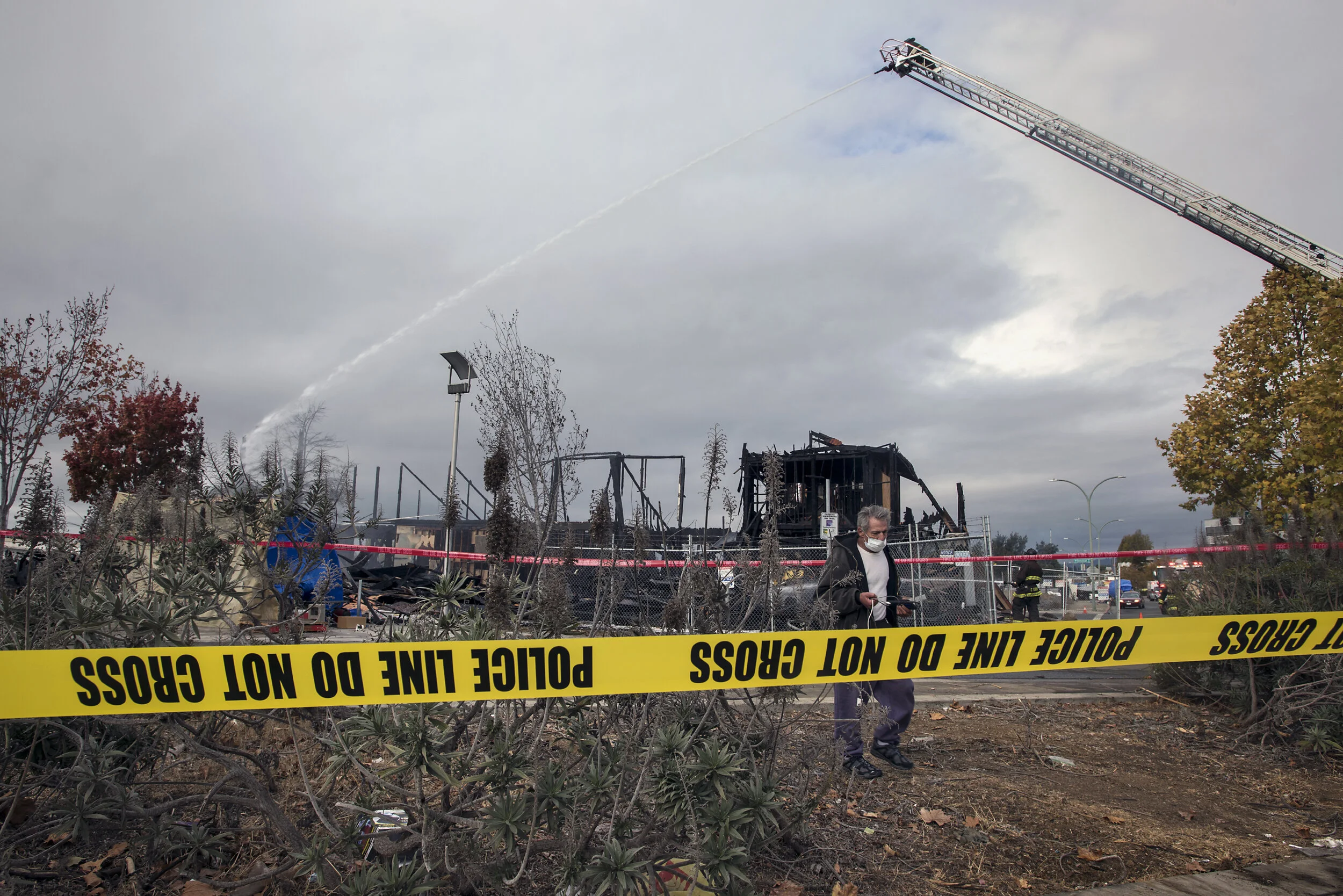  Suspicious fire burned down a vacant building at Union Point Marina in Oakland.  No one was hurt but at least two of unhoused people lost their belongings in the fire, which spread to nearby tents. The firefighters let M in past the police lines to 