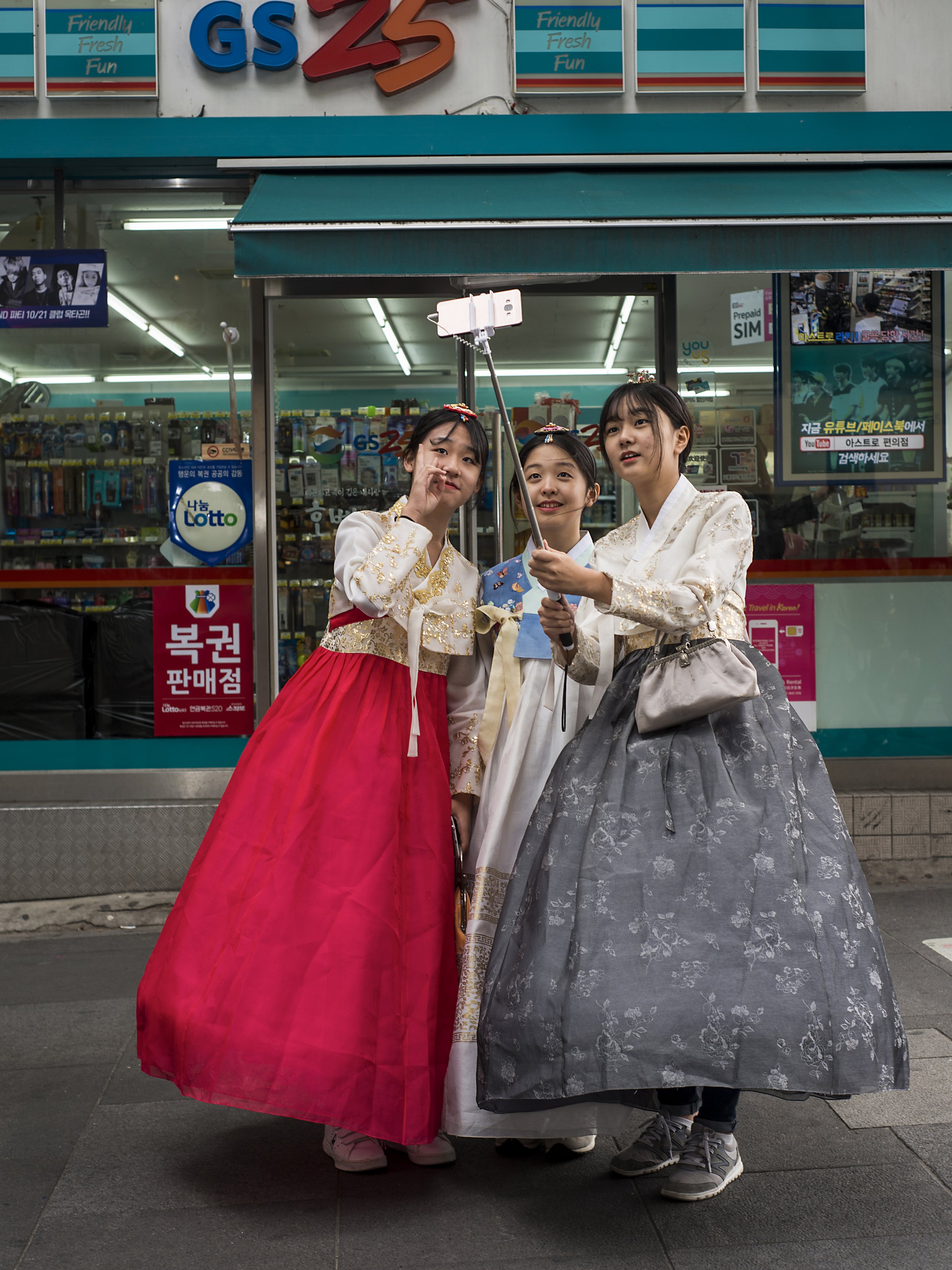  Smithsonian.  Schoolgirls in traditional hanbok costume.  Seoul, South Korea 