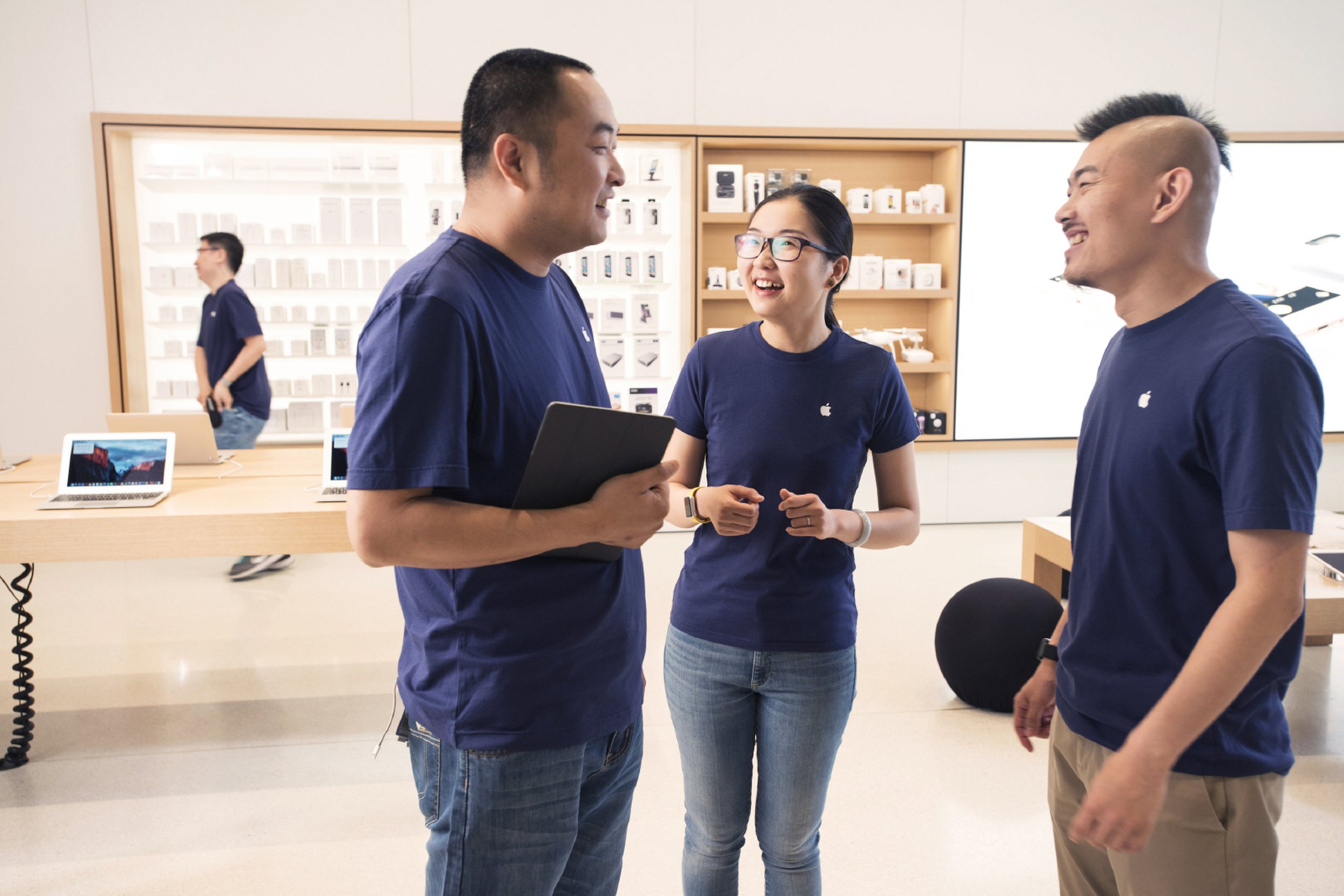  Apple.  Apple Store.  Tianjin, China 