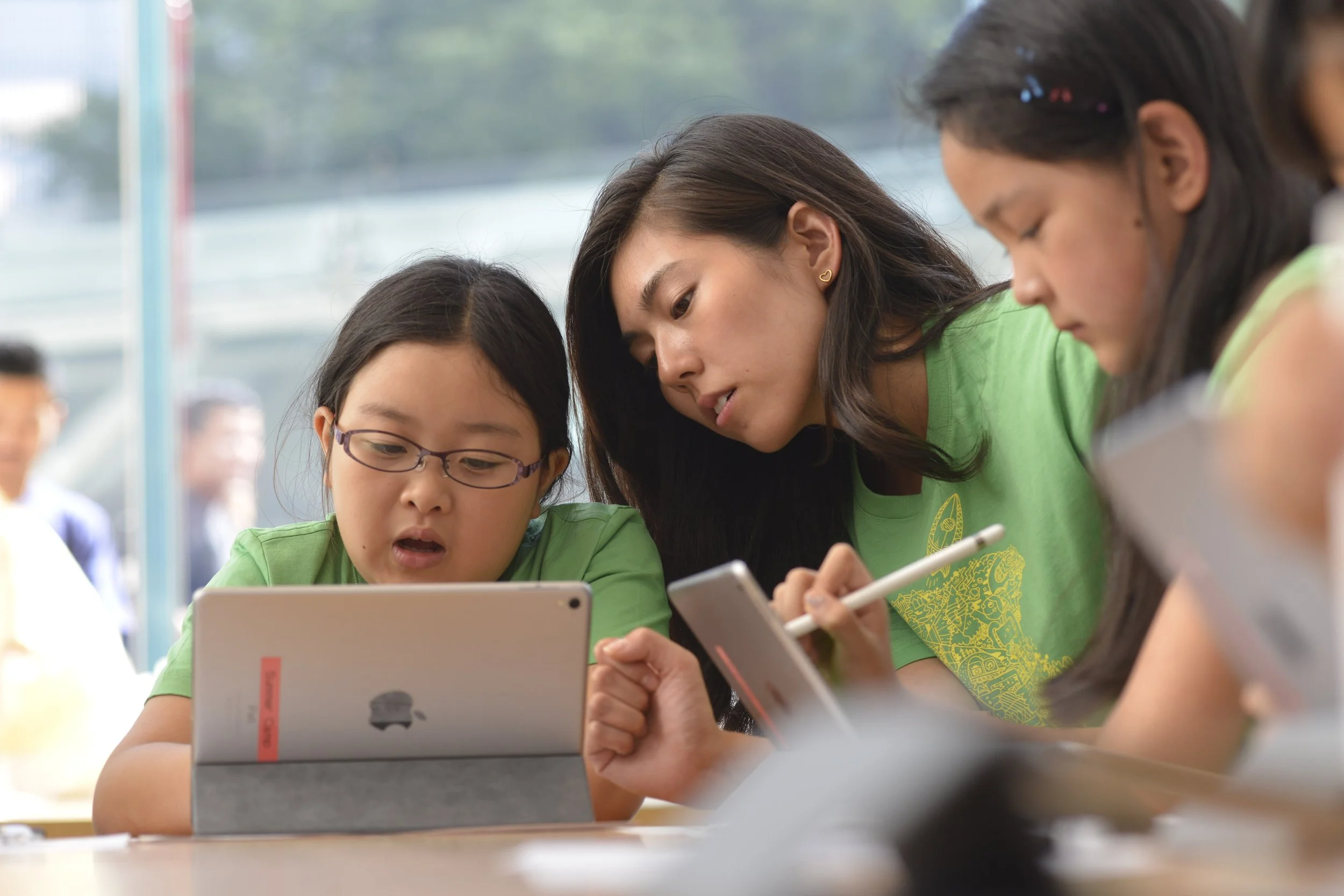  Apple.   Omotesando Apple Camp.  Tokyo, Japan 