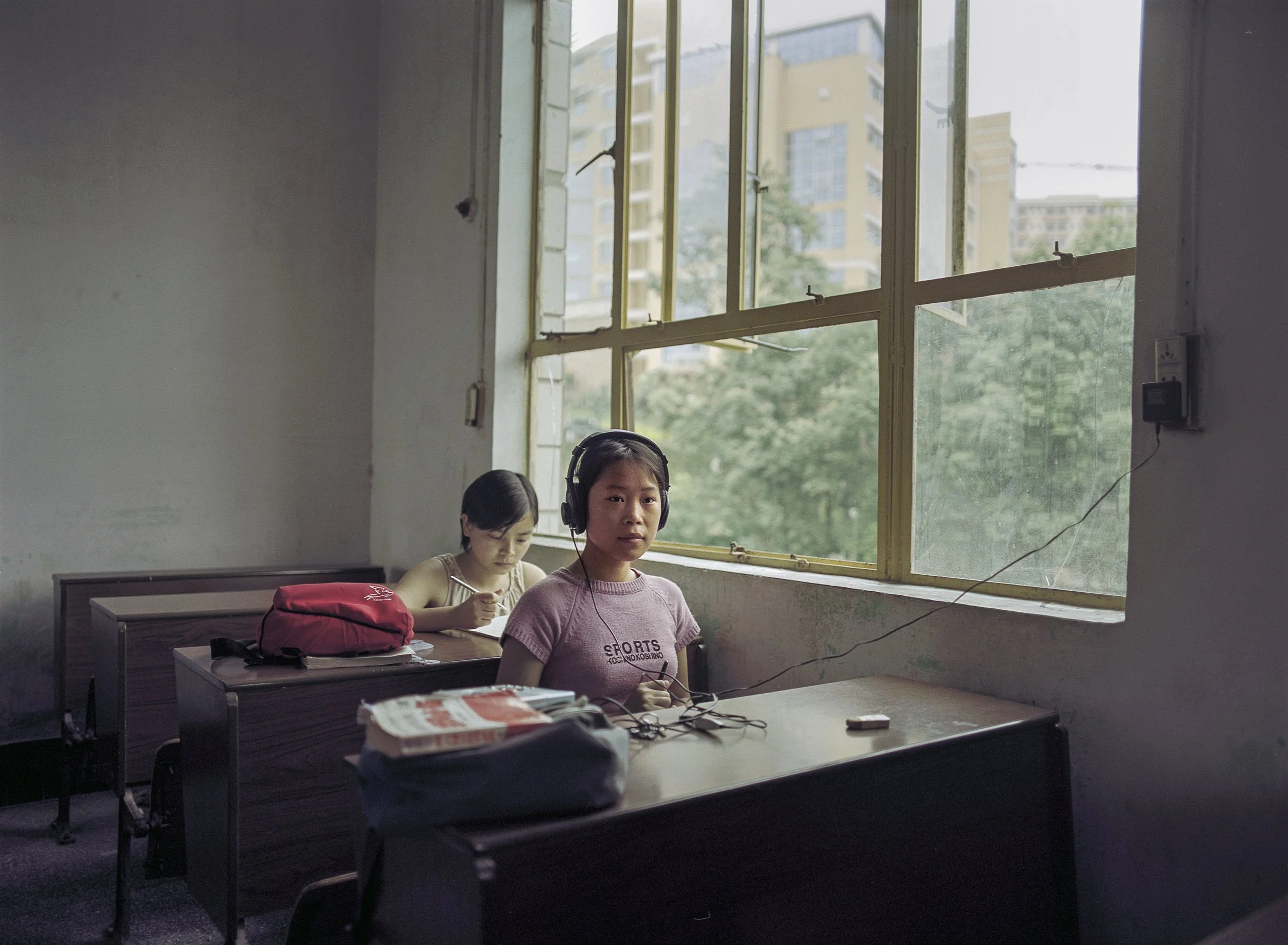 113_03_03fuling-headphonesA.jpg