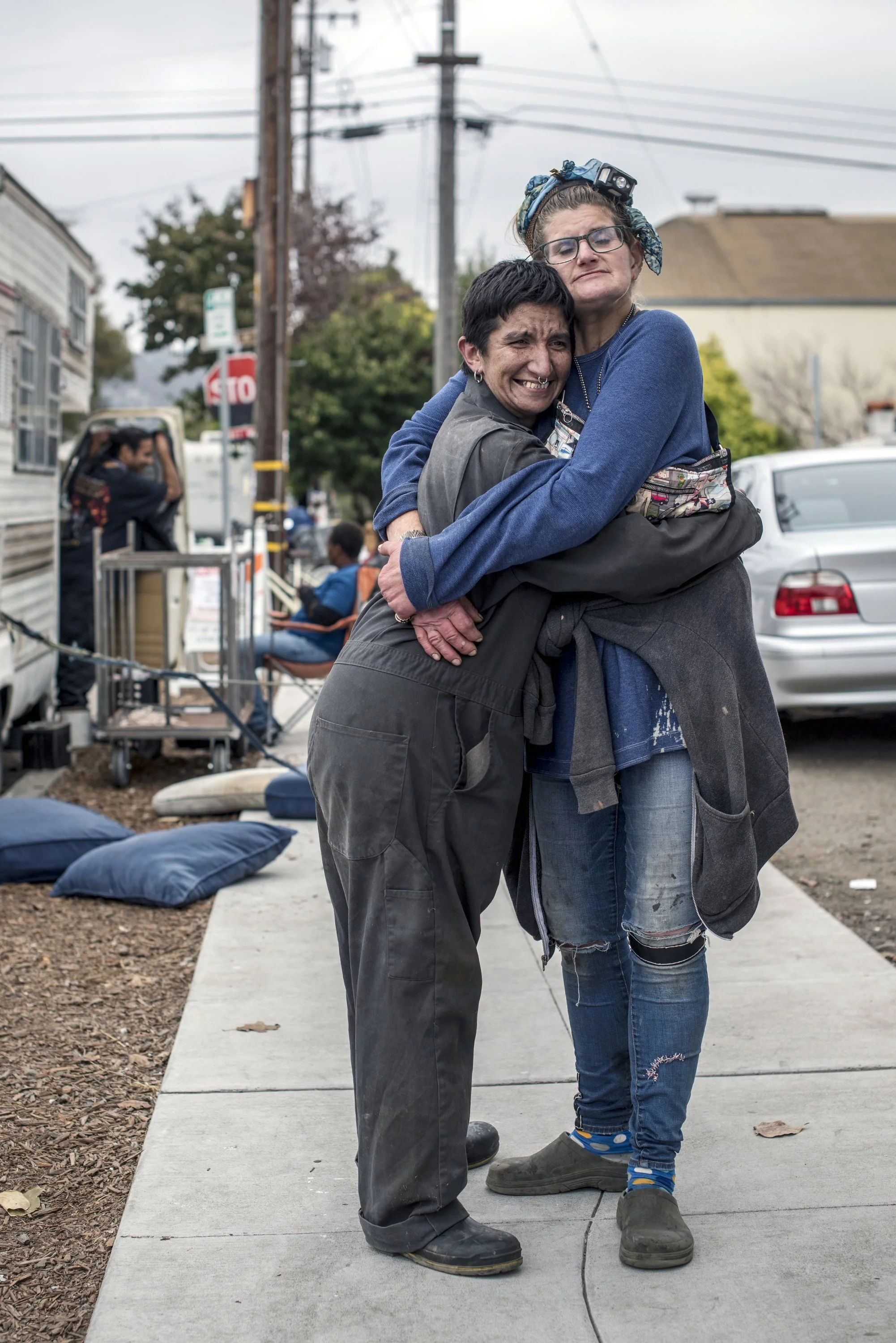  A and S have been friends on the streets for more than 20 years. S has come to support A during a possible police sweep of inhabited vehicles parked on 8th and Harrison in Berkeley. 
