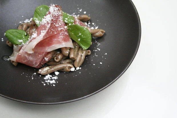 Chefs Experimenting with Acorn Flour