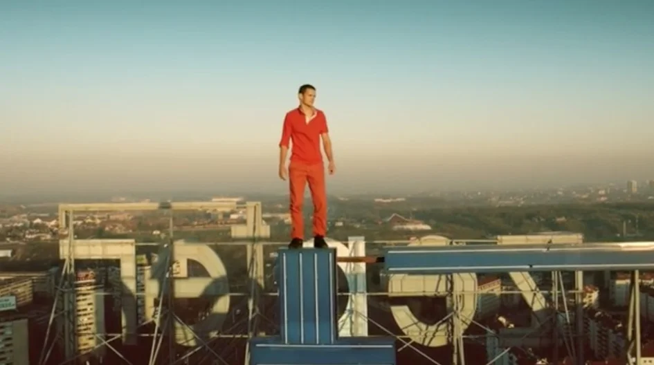 Klangkarussell - Netzwerk (Falls Like Rain)