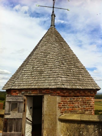 sissinghurst-grounds.2.jpeg