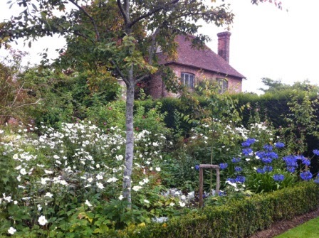 sissinghurst-grounds.8.jpeg