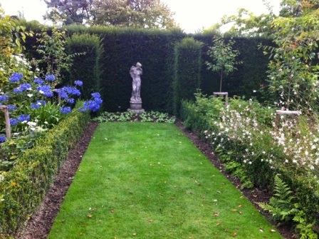 sissinghurst-grounds.7.jpeg