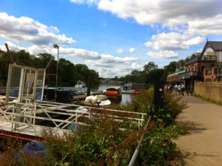 We stopped by the Thames at the foot of the hill in Richmond