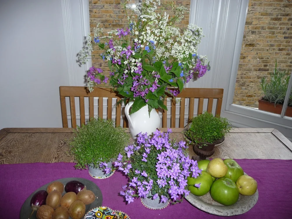 Transforming six Ikea kitchen chairs into a distressed finished