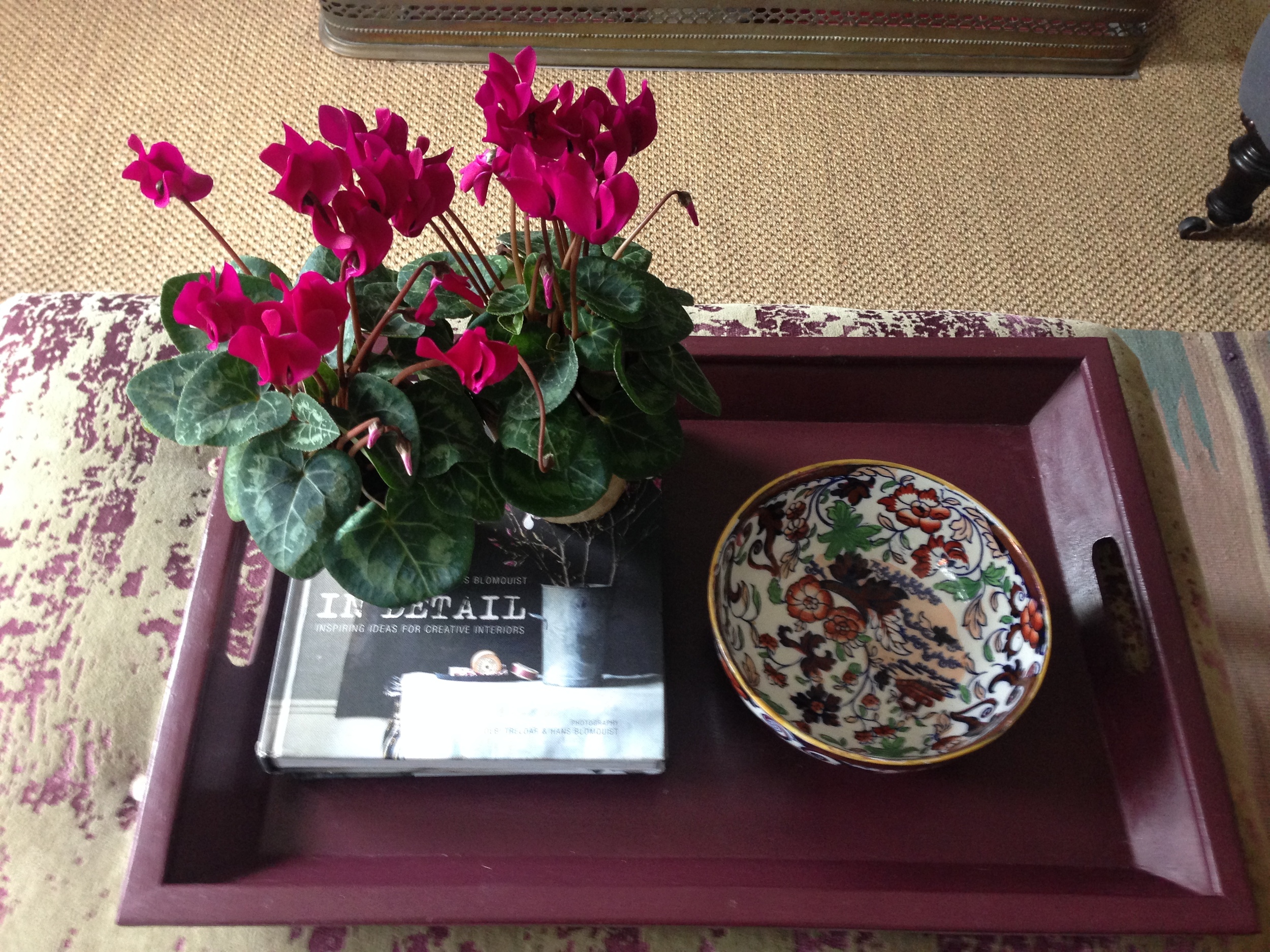  The little vintage bowl I purchased has found its place on a tray I recently painted in Farrow &amp; Ball 'Brinjal' 