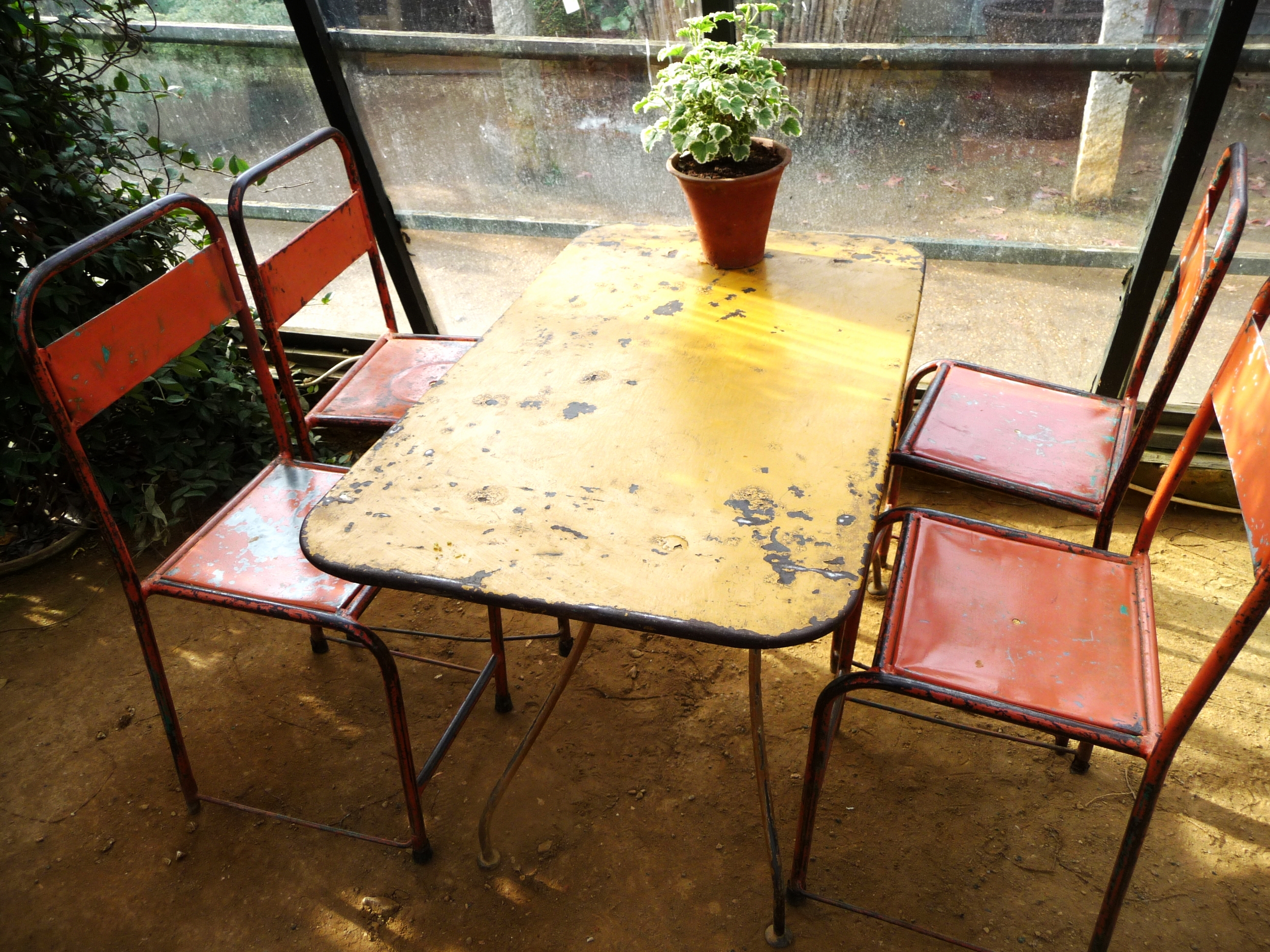  These are the gorgeous rustic vintage tables and chairs that they have in the glasshouses and outside where you can sit and eat 