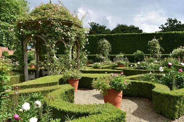 m_Rose Garden (40).jpg