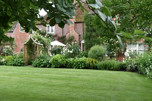 m_Cottage (1).jpg