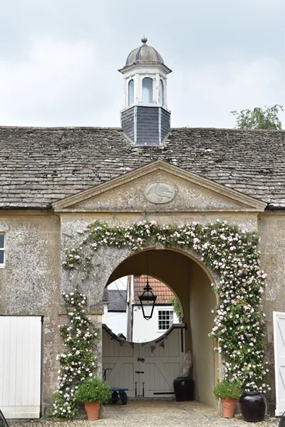 m_ManorHouse (10).jpg
