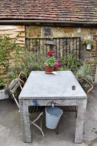 So many original ideas for styling the outside space