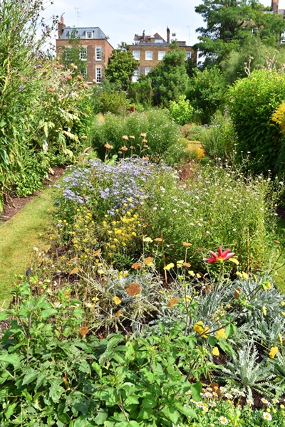 m_FlowerBeds (6).jpg