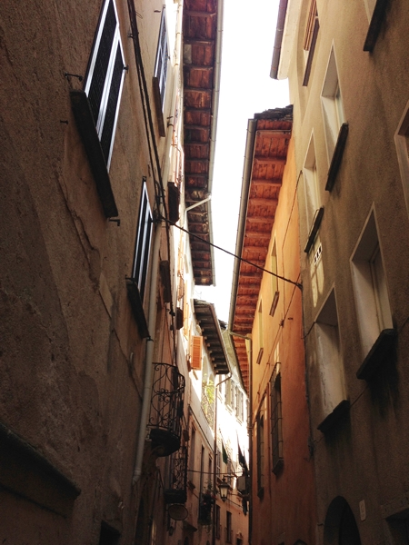 Narrow cobbled streets - no cars permitted in the town