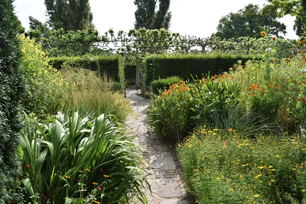 South Cottage Garden (11).jpg