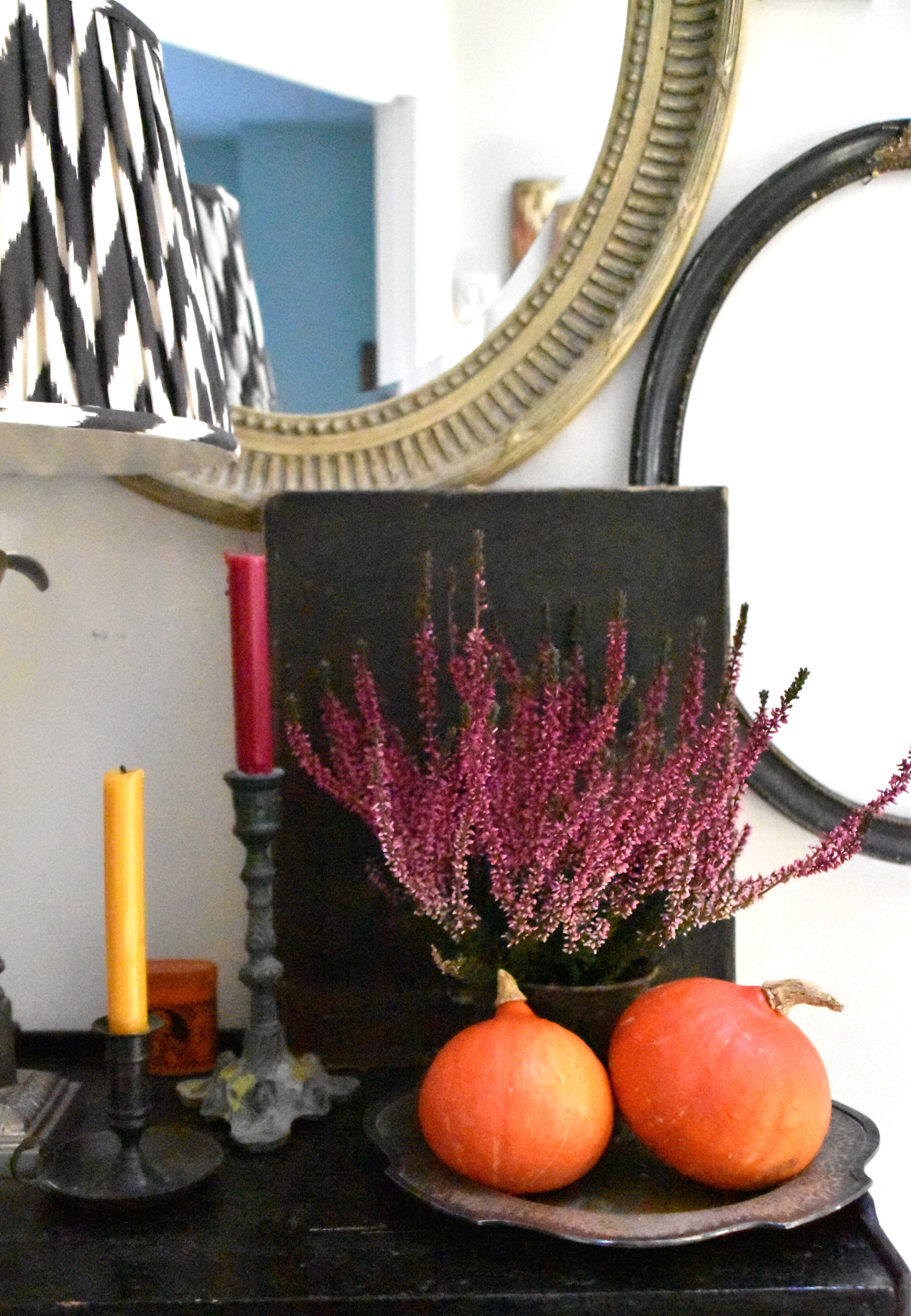 Hall table shelfie for Halloween