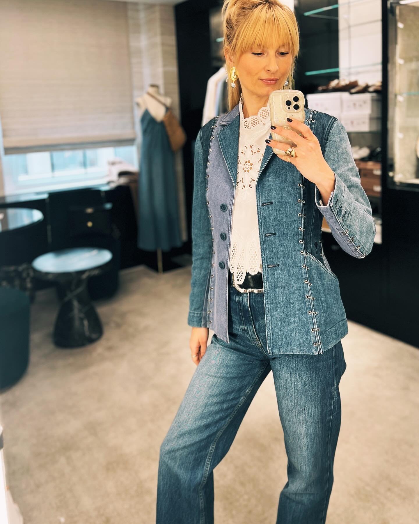 Don&rsquo;t tell @dior the jeans are @zara 🤫 Although if anyone else is watching @thenewlooktv on @appletv, it seems like Christian wouldn&rsquo;t have minded one bit. This show is making me an even bigger Dior fan than I was before ! As for Coco 👀