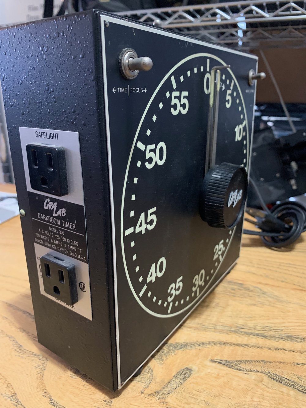 Gralab Model 300 Metal Darkroom Timer Enlarger/Safelight Control Gralab Model 300 Metal Darkroom Timer Enlarger/Safelight Control