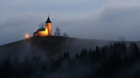 1448304357_3679710-1000-1447069227churches_cover1.jpg