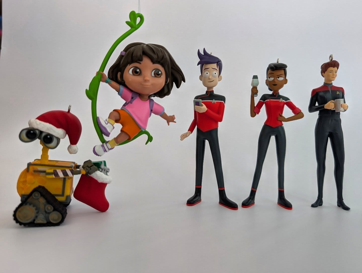 My Hallmark lineup came out for some of the projects I sculpted back in 2024! I thought I'd post some professional work since it's been a hot minute. Such a great client and team and I'm always grateful when I get to work with them.
.
.
.
#cameronbye