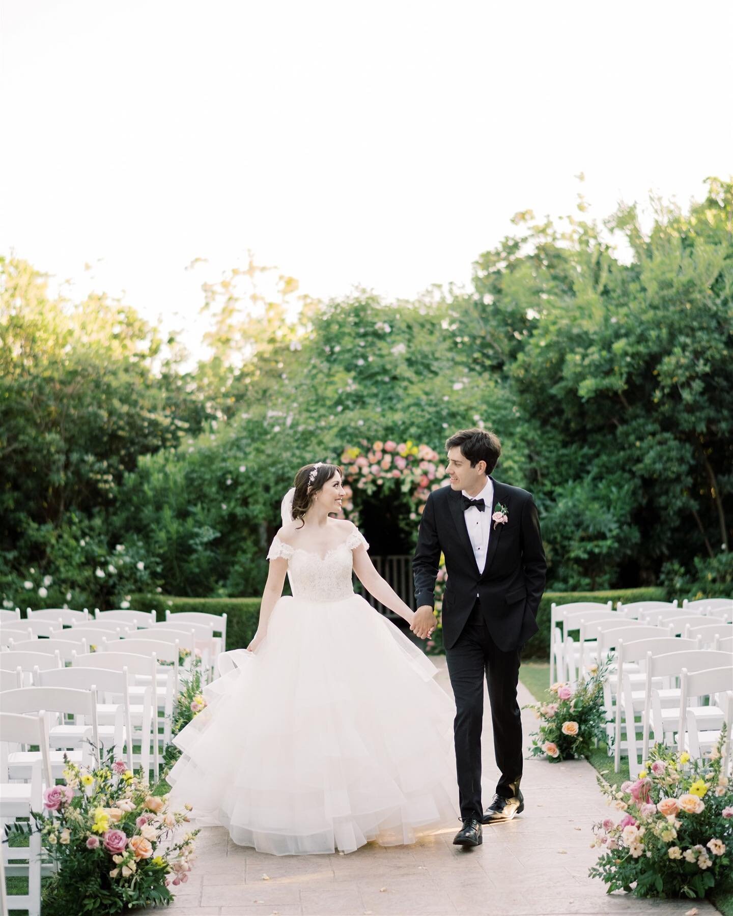 Featured on @stylemepretty this week! With the most adorable pups, loads of blooms, the prettiest pink English phonebooth ☎️, tea bar 🫖 and 🦋 all made for this perfect fairytale wedding day to celebrate Aubrey + Wiley ✨ Link in bio for all the deta