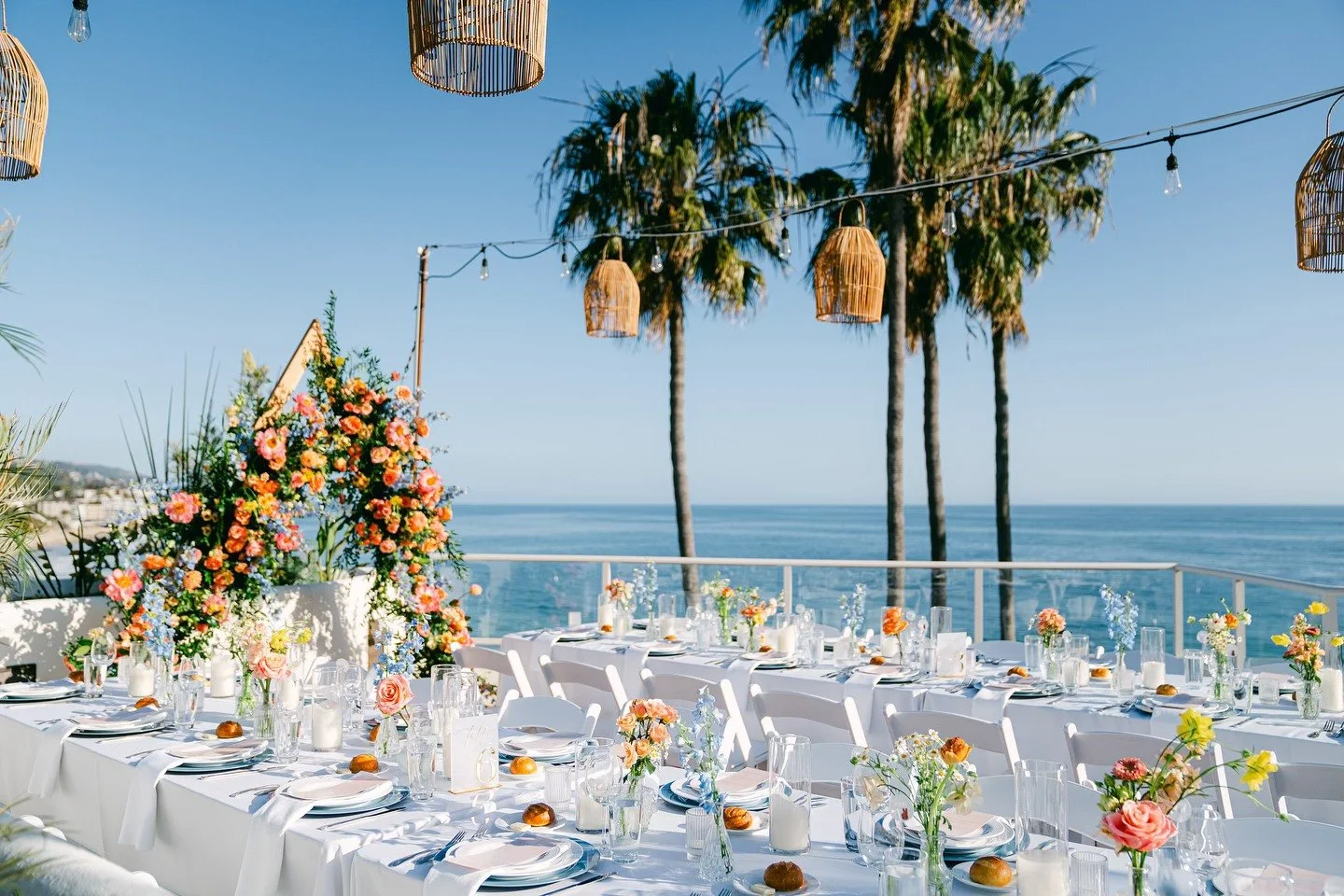 Rooftop wedding x Laguna beach views 🌊

Venue: @casalomabeachhotel
Wedding Coordination: @klinkevents
@bella.klinkevents
Photography: @katenoelle
Videography: @ladymouseproductions
Floral Design: @julepbloomdesign
Dessert Cart: @sweet_poppys
DJ: @se
