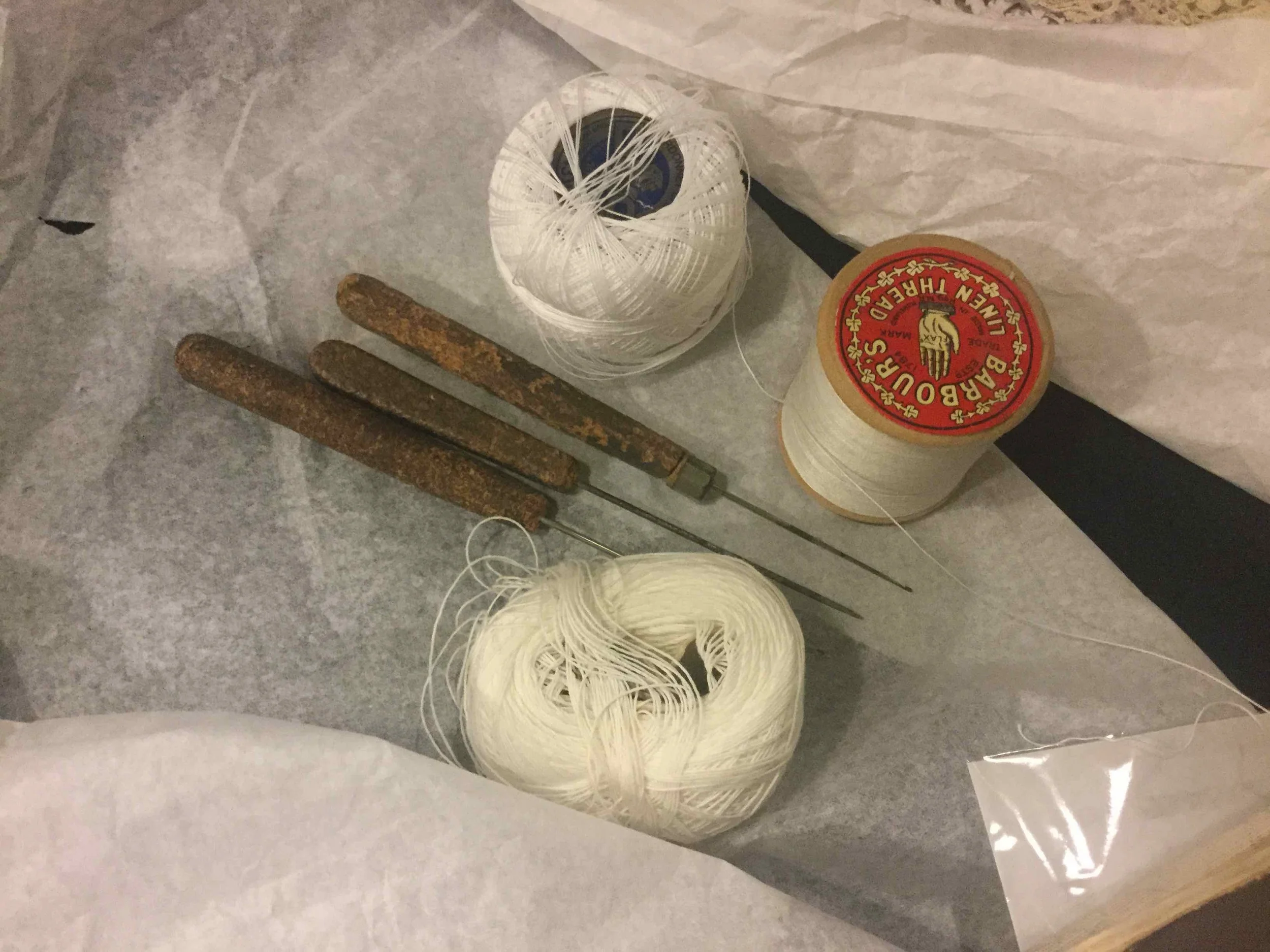 Irish crochet hook & thread