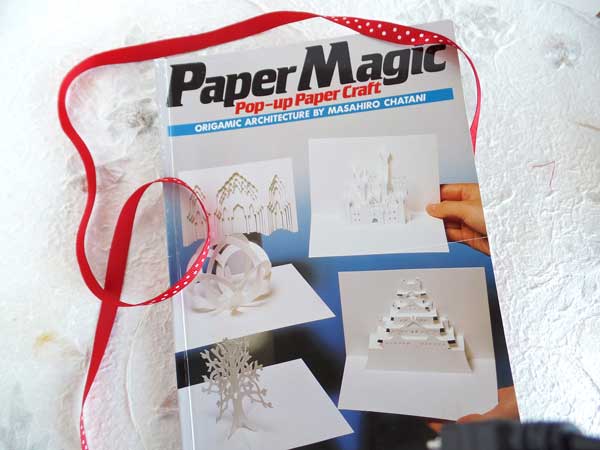 Look at the designs on the cover! Aren't they gorgeous?