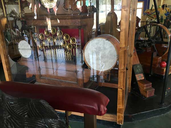 I tried to capture this picture as I was riding on the carousel so I didn't get a great shot but isn't it awesome??