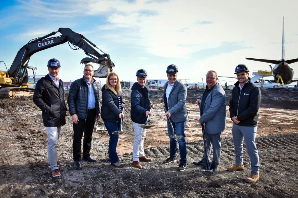Left to right: Frédérick Gauthier, MG Construction, Martin Boucher, Nav Canada, Émilie Ouellet, DASH-L (Saint-Hubert Airport), Vincent Gagnon, president of Chrono Aviation, Dany Gagnon, vice-president of Chrono Aviation, Jean-François Boucher, Longueuil city councillor, and Mathieu Larochelle, L2 Construction.