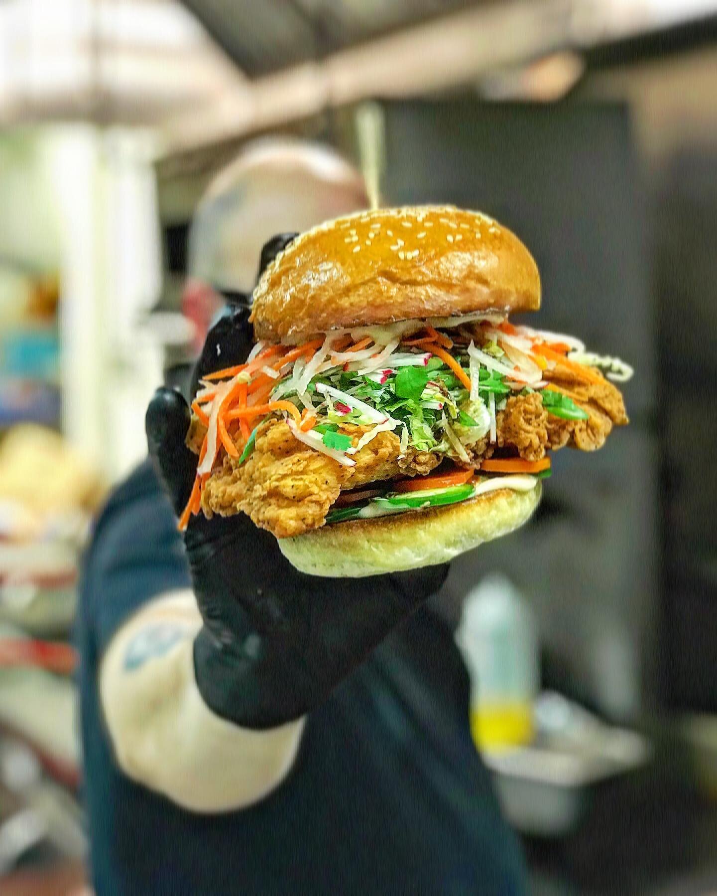 This will be the finest fried chicken sandwich you will get your hands on, you can mark my word!! #holdonimcoming #illegalfoodforlife #illegalfood #illegalfoodatl #illegalfoodatlanta