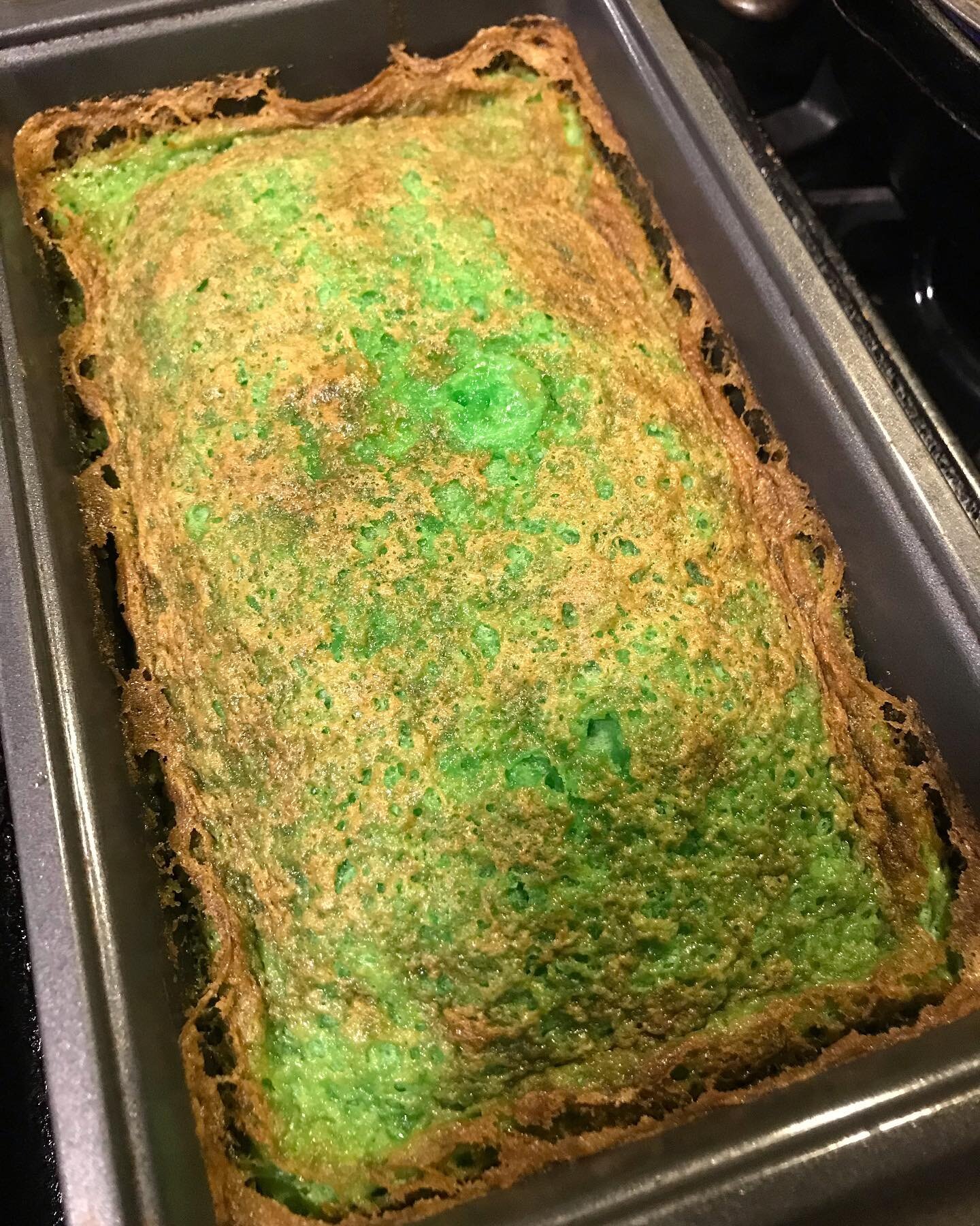 Finally decided to try my hands at a B&aacute;nh B&ograve; Nướng or Vietnamese Honeycomb Cake. This super moist, super chewy pandan flavored cake is very delicious. The pandan flavor was enhanced by steeping lime leafs and lemongrass in coconut milk 