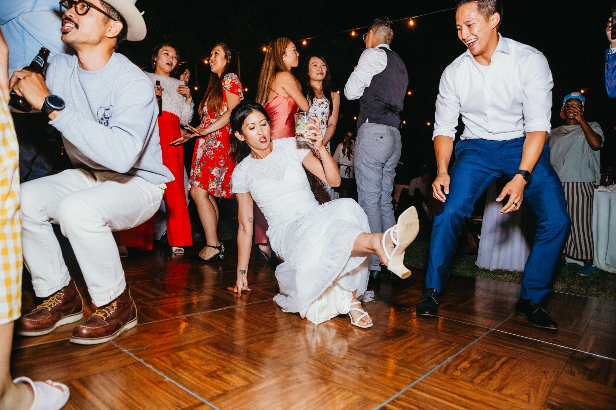 wedding-dance-playlist-rebeccaylasotras.jpg
